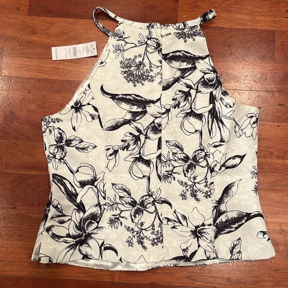 NWT White House Black Market Top - Picture 4 of 5